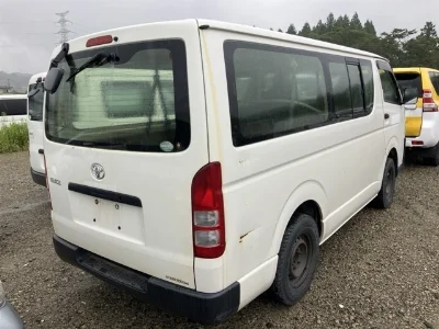 TOYOTA HIACE VAN