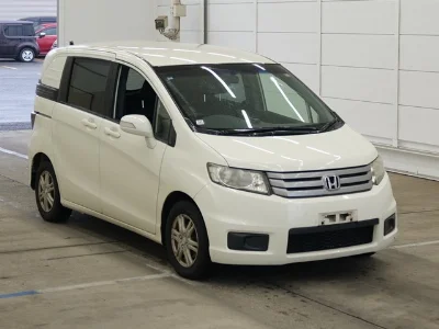 Honda FREED SPIKE