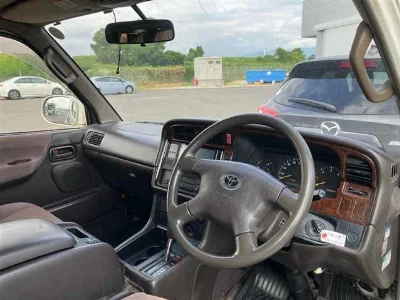 TOYOTA HIACE WAGON