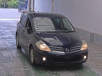 NISSAN TIIDA