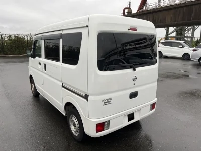 NISSAN CLIPPER VAN