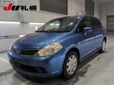 NISSAN TIIDA