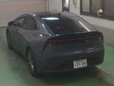TOYOTA PRIUS