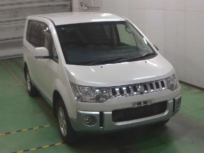 MITSUBISHI DELICA D5