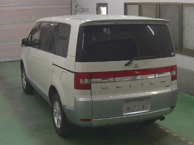 MITSUBISHI DELICA D5