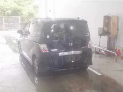 HONDA FREED SPIKE