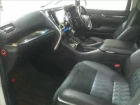 Цена авто Toyota Vellfire с аукционов Японии, номер кузова AYH30W, пробег 192 000, оценка 2