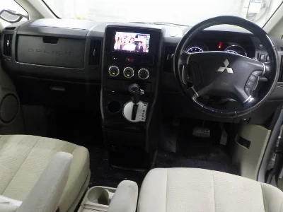 MITSUBISHI DELICA D5
