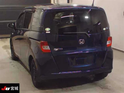 HONDA FREED SPIKE
