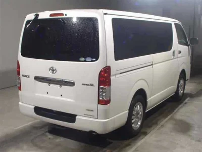 TOYOTA HIACE VAN