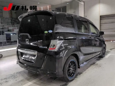 HONDA FREED SPIKE