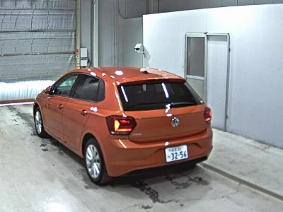 VOLKSWAGEN POLO