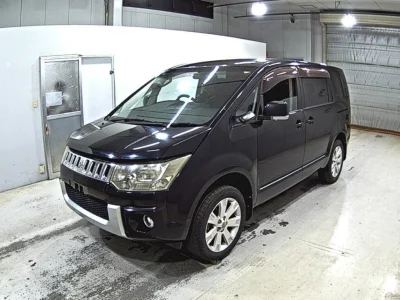 MITSUBISHI DELICA D5