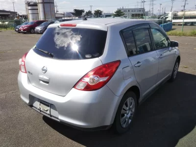 NISSAN TIIDA