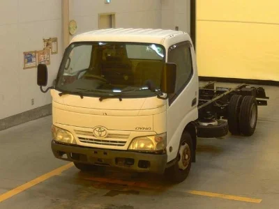 TOYOTA DYNA