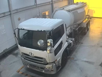 NISSAN UD