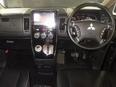MITSUBISHI DELICA D5