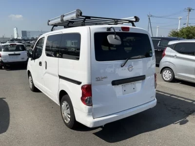 NISSAN NV200