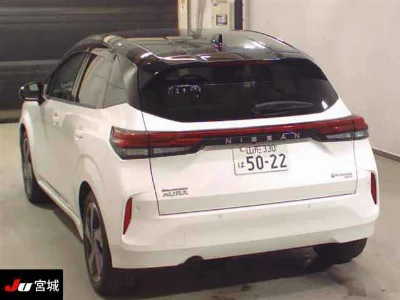 NISSAN AURA