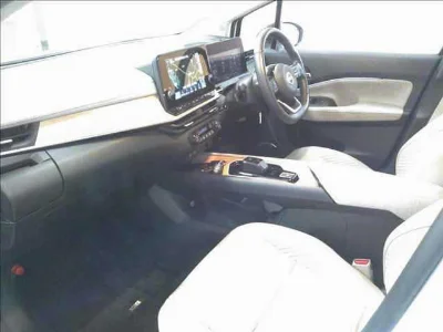 NISSAN AURA