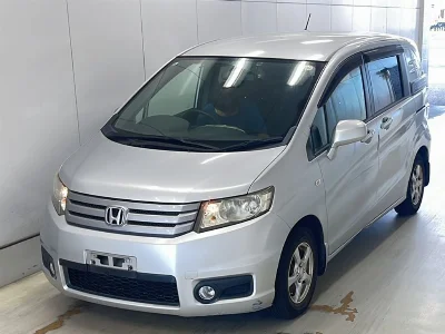HONDA FREED SPIKE