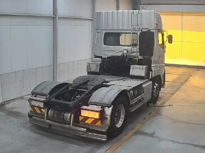 NISSAN UD