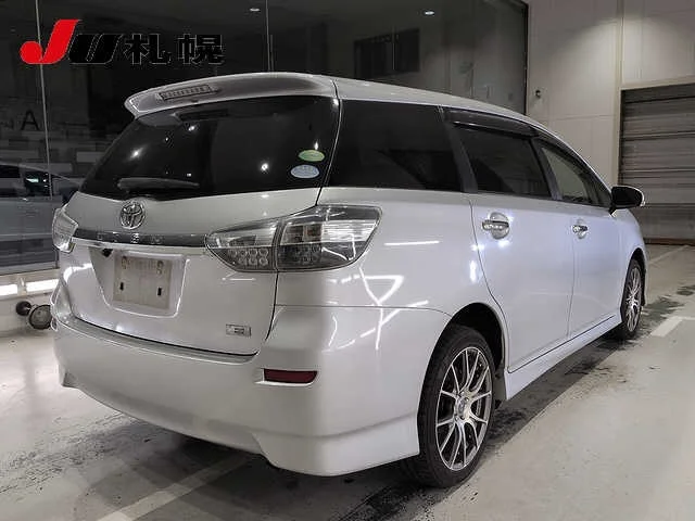Toyota Wish  с аукциона в Японии