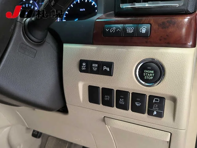 Toyota Vellfire  с аукциона в Японии