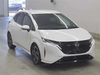 NISSAN AURA