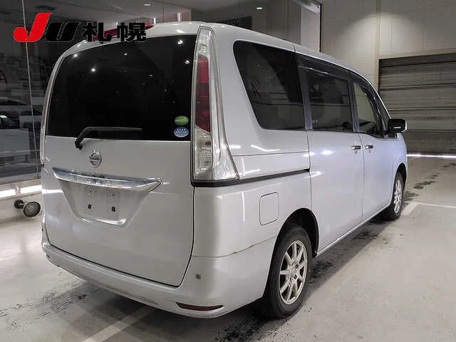 Nissan Serena  с аукциона в Японии