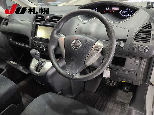 Nissan Serena  с аукциона в Японии