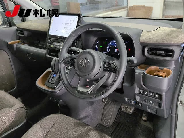 Toyota Sienta  с аукциона в Японии