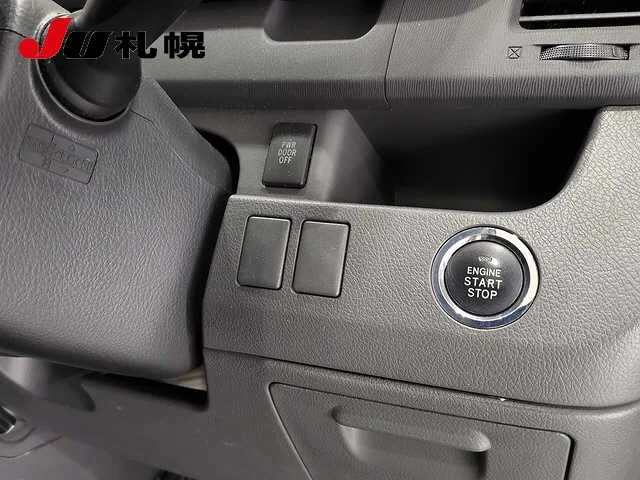 Toyota Noah  с аукциона в Японии