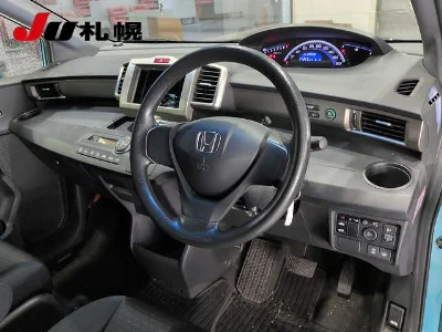 HONDA FREED SPIKE