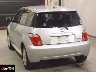 TOYOTA IST
