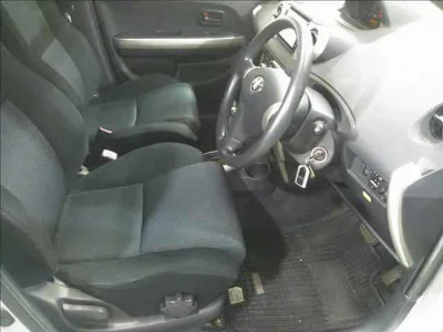 TOYOTA IST