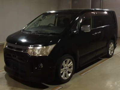 MITSUBISHI DELICA D5