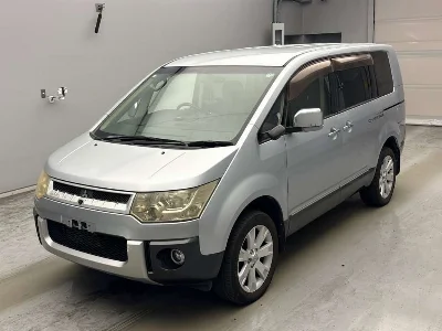 MITSUBISHI DELICA D5