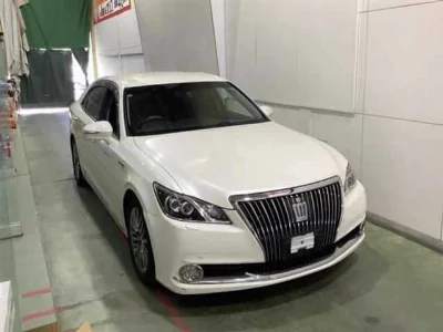 TOYOTA CROWN MAJESTA