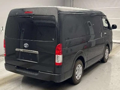 TOYOTA REGIUS VAN