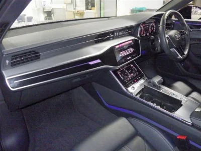 AUDI A6 AVANTE
