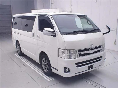 TOYOTA HIACE VAN