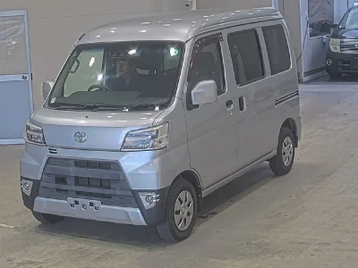 TOYOTA PIXIS VAN