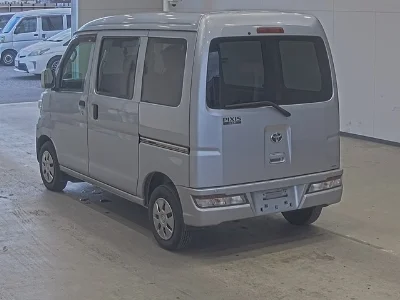 TOYOTA PIXIS VAN