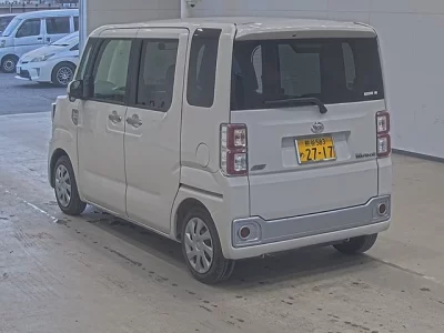 DAIHATSU WAKE