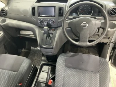NISSAN NV200