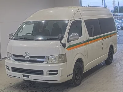TOYOTA HIACE