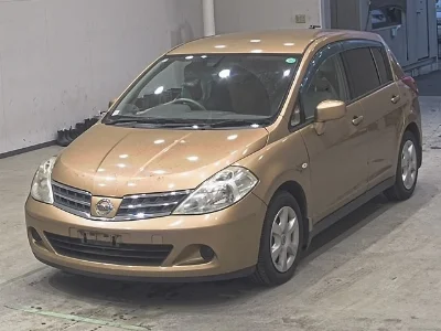 NISSAN TIIDA