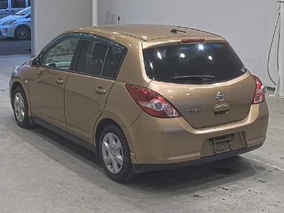 NISSAN TIIDA