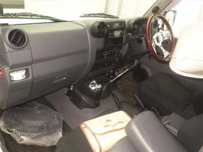 TOYOTA LAND CRUISER